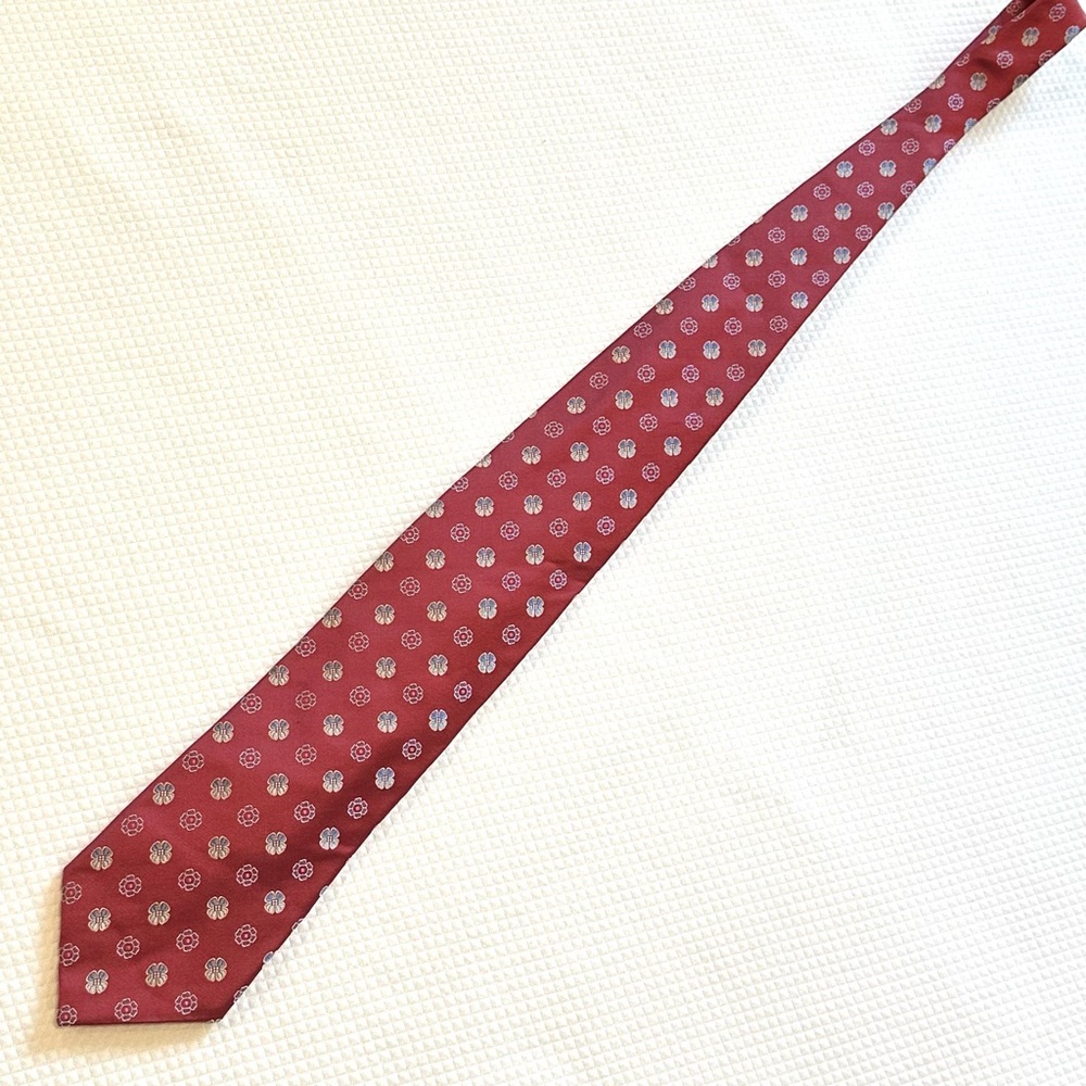 Ermenegildo Zegna 100% Silk Red with Floral Patterned Tie Perfect for Valentines - Picture 4 of 6